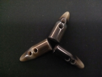 Horn-Knebel,dnkl. braun-creme 