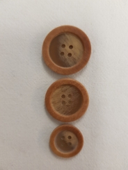 4Lochknopf in Holzoptik 
