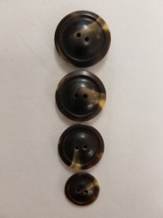 Interessanter Hornknopf 