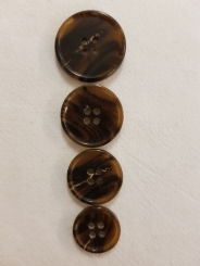 Interessanter Hornknopf 