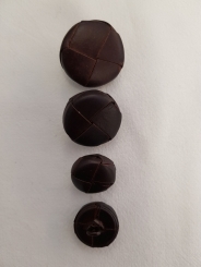 Lederknopf in dunkelbraun 