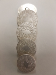 Metallknopf mit  Motiv 